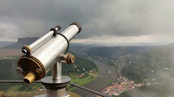 Quels sont les moyens les plus sûrs pour observer la faune nocturne en camping dans le parc national de Kruger?